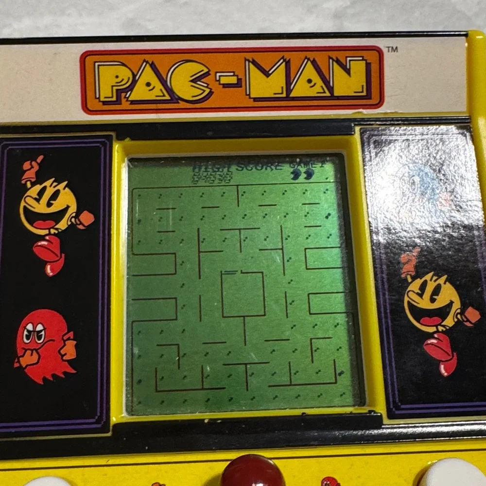 PAC-MAN Retro Handheld Mini Game Bandai Yellow